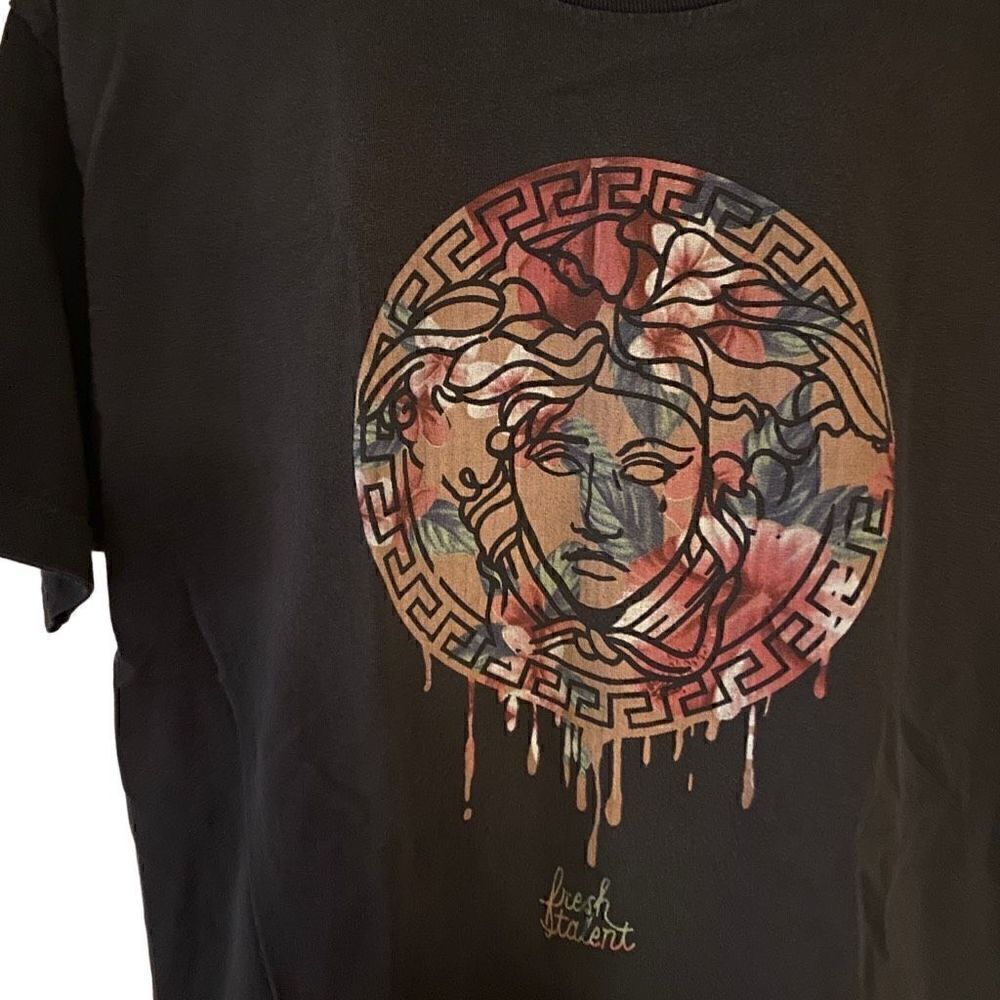 Fresh Talent Medium Goddess Graphic Tee - Picture 2 of 6